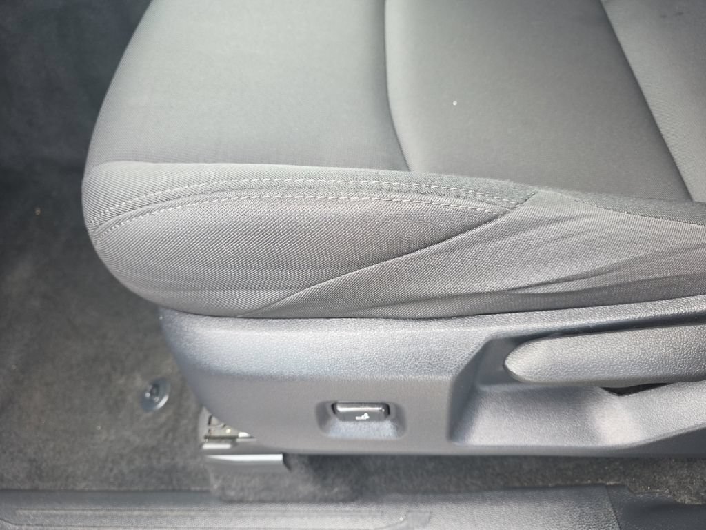 Certified 2025 Toyota Tacoma SR5 AWD/4WD image 15