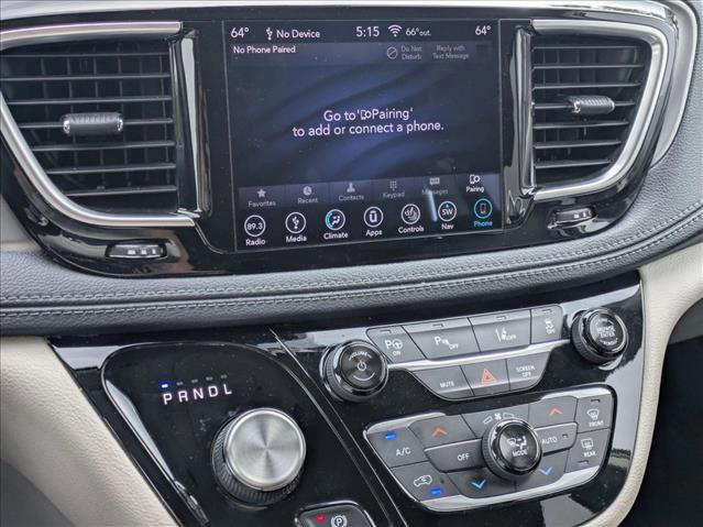 Used 2019 Chrysler Pacifica Limited w/ Advanced Safetytec Group FWD image 14