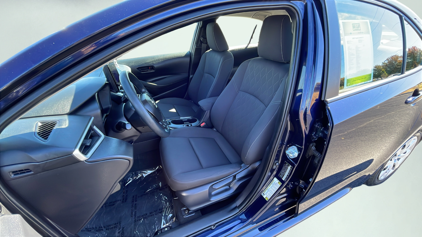 Certified 2025 Toyota Corolla LE FWD image 16