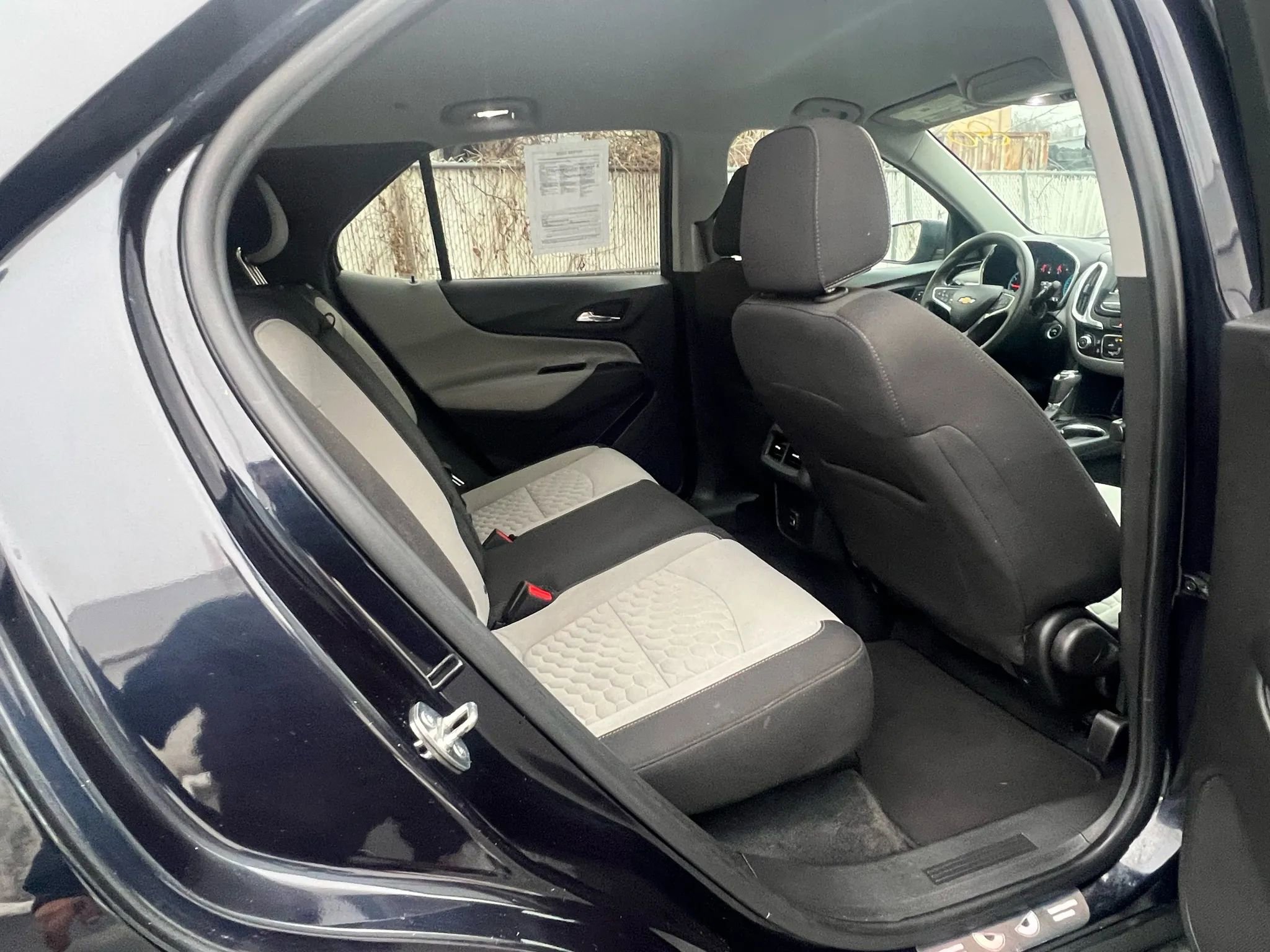 Used 2020 Chevrolet Equinox LS image 29