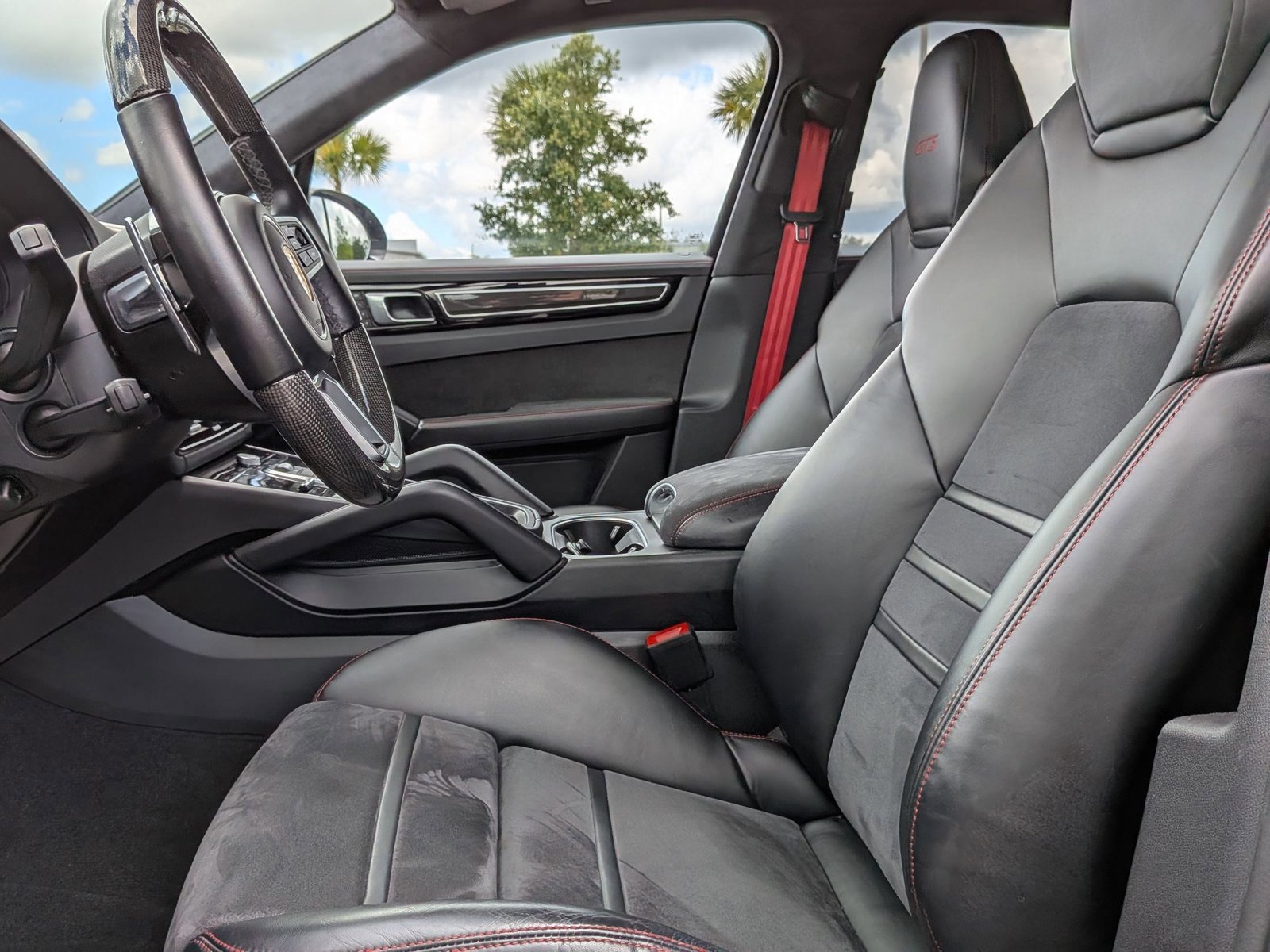 Used 2023 Porsche Cayenne GTS AWD/4WD image 5