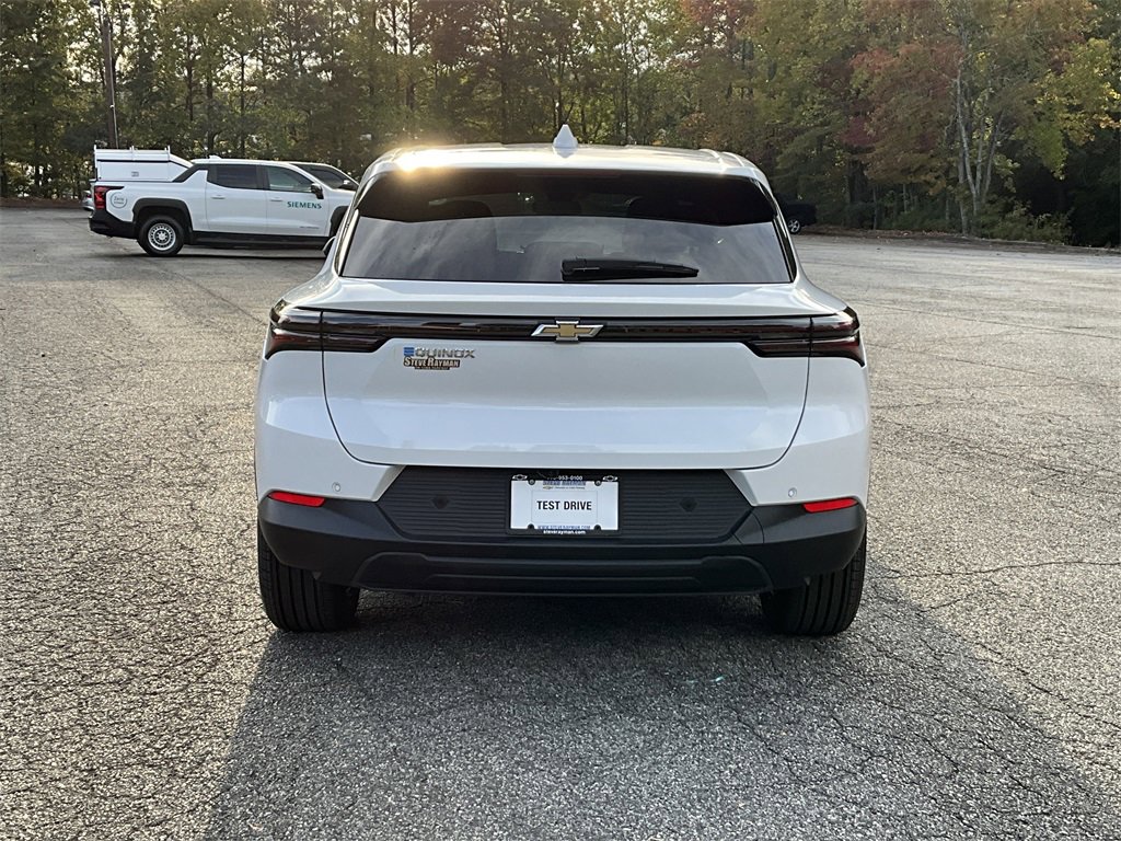 New 2026 Chevrolet Equinox EV LT image 3