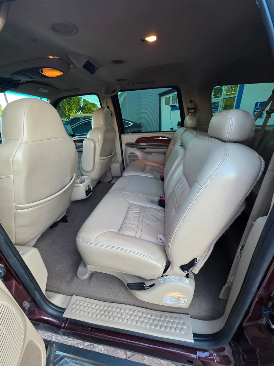 Used 2001 Ford Excursion Limited AWD/4WD image 9