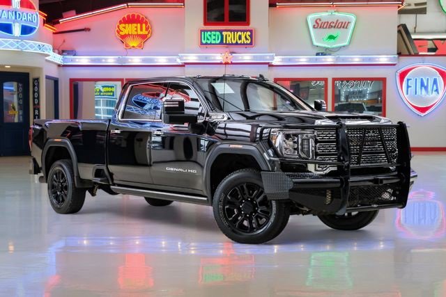 Used 2022 GMC Sierra 3500 Denali w/ Denali Black Diamond Edition image 1
