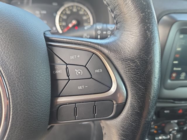 Used 2019 Jeep Renegade Limited w/ Safety and Security Group AWD/4WD image 21