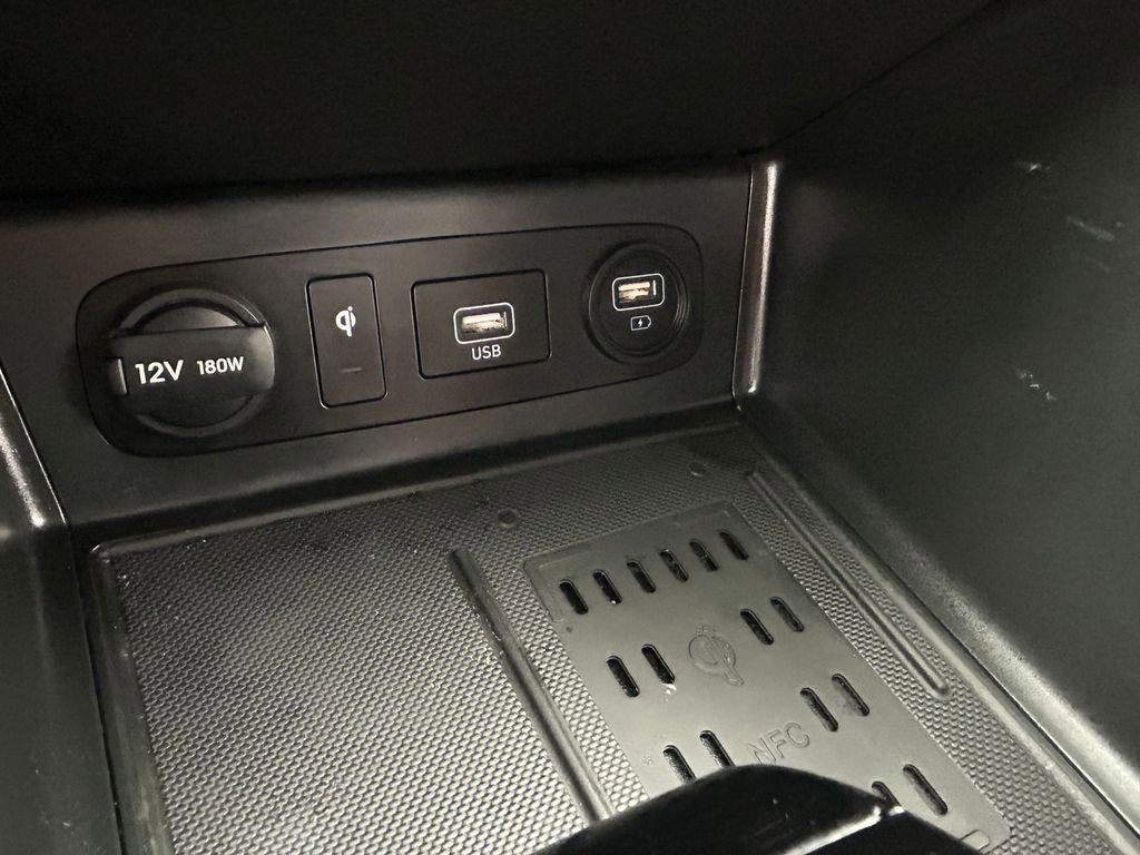 Used 2023 Hyundai Sonata Limited w/ Preferred Accessory Package FWD image 38