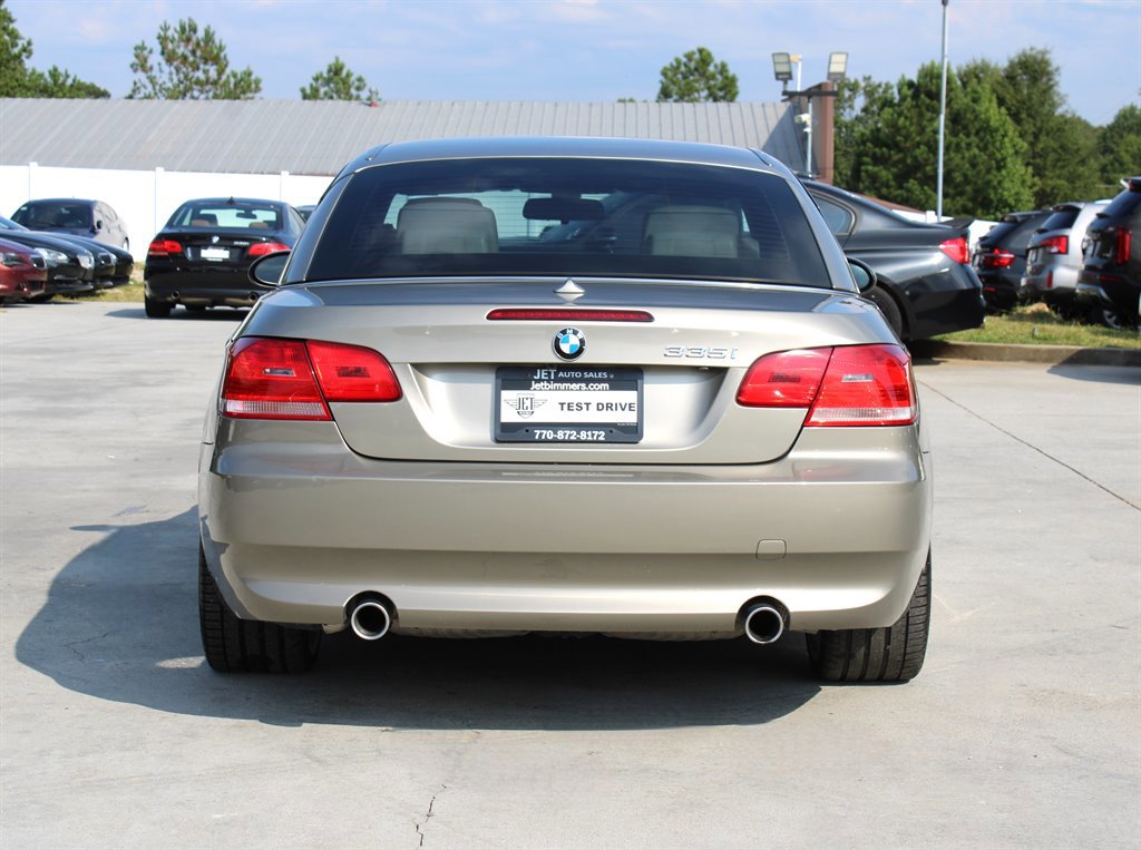 Used 2009 BMW 335i Convertible image 11