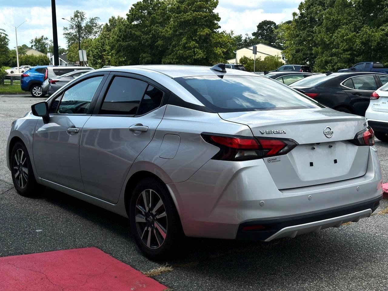 Used 2021 Nissan Versa SV image 6