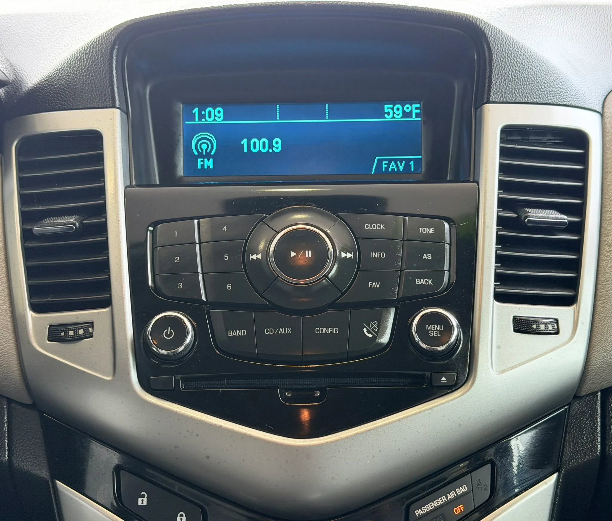 Used 2014 Chevrolet Cruze LS image 15