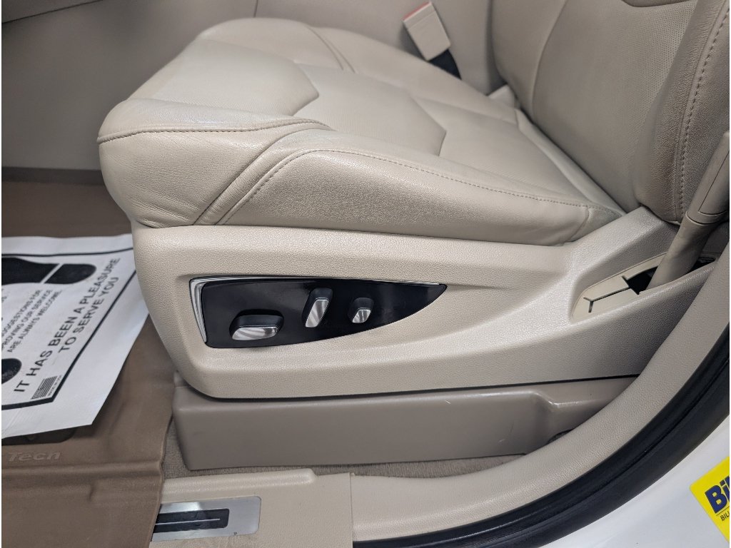 Used 2017 Cadillac Escalade Luxury AWD/4WD image 7