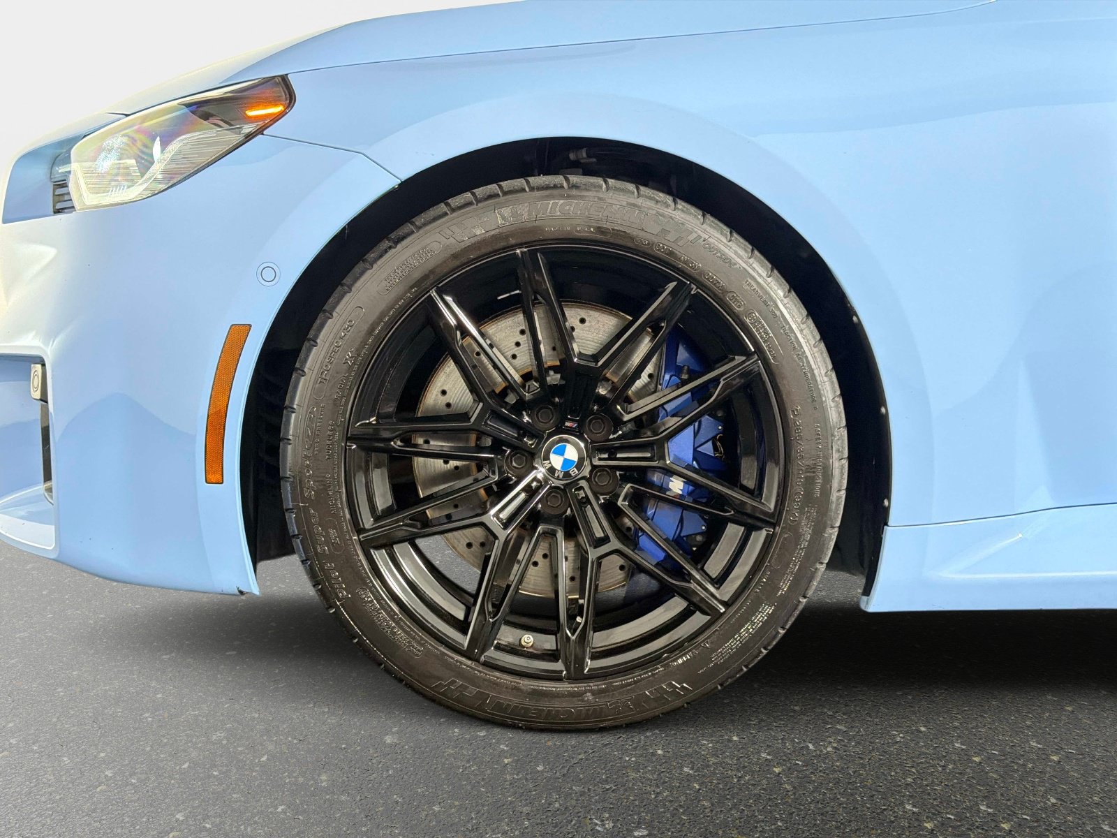 Used 2023 BMW M2 w/ Lighting Package RWD image 18