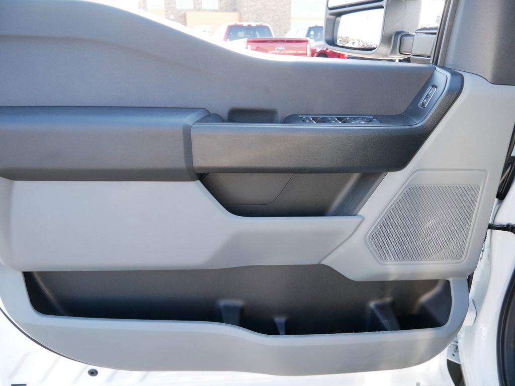 New 2026 Ford F550 4x4 Crew Cab Super Duty image 10