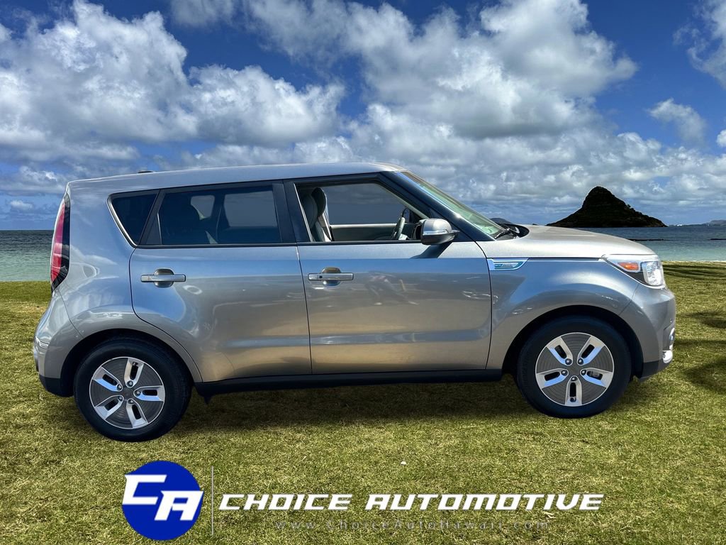 Used 2018 Kia Soul EV + image 9