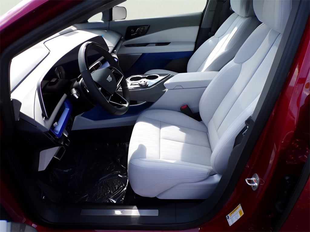New 2025 Cadillac Optiq Luxury 2 image 7