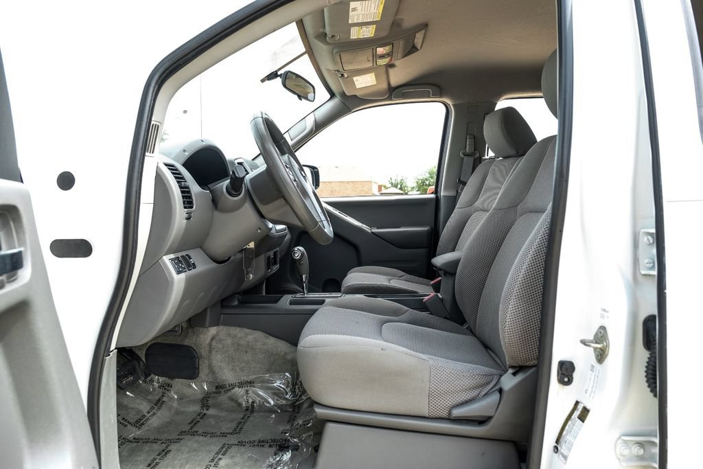 Used 2018 Nissan Frontier SV RWD image 3