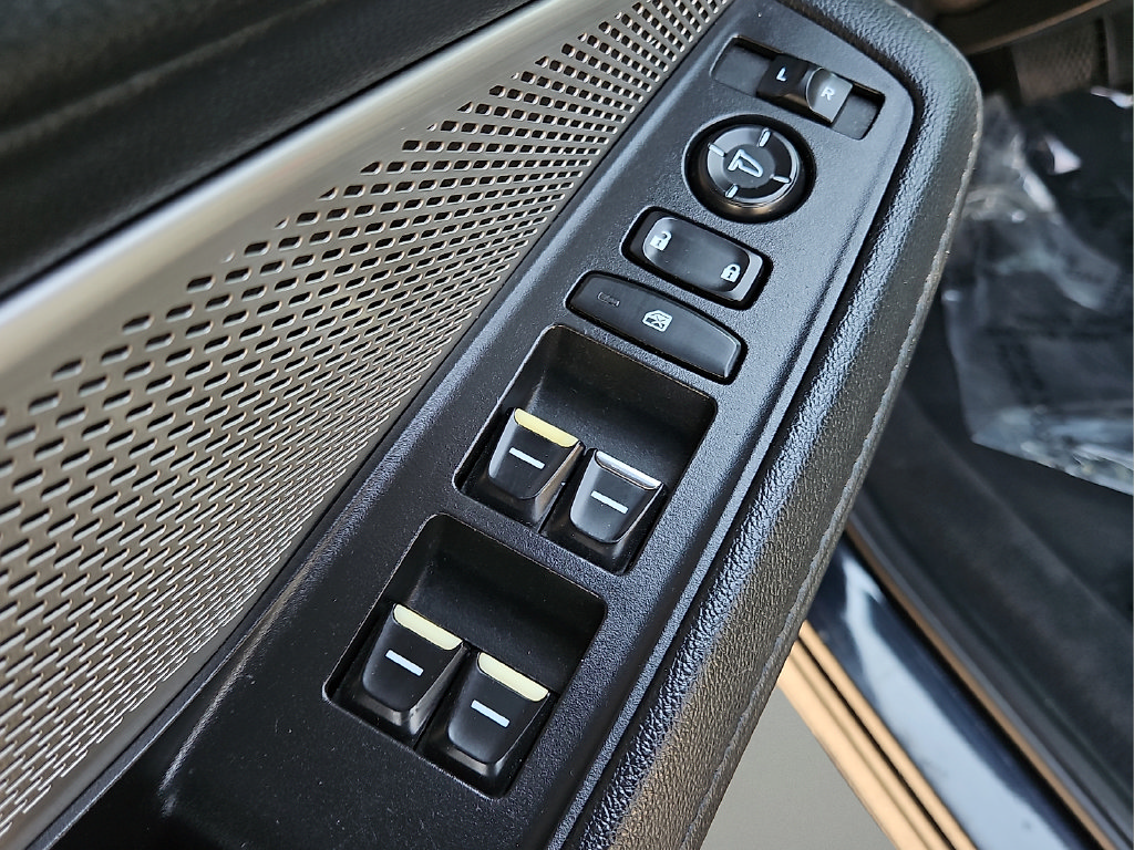 Used 2022 Acura MDX SH-AWD image 16