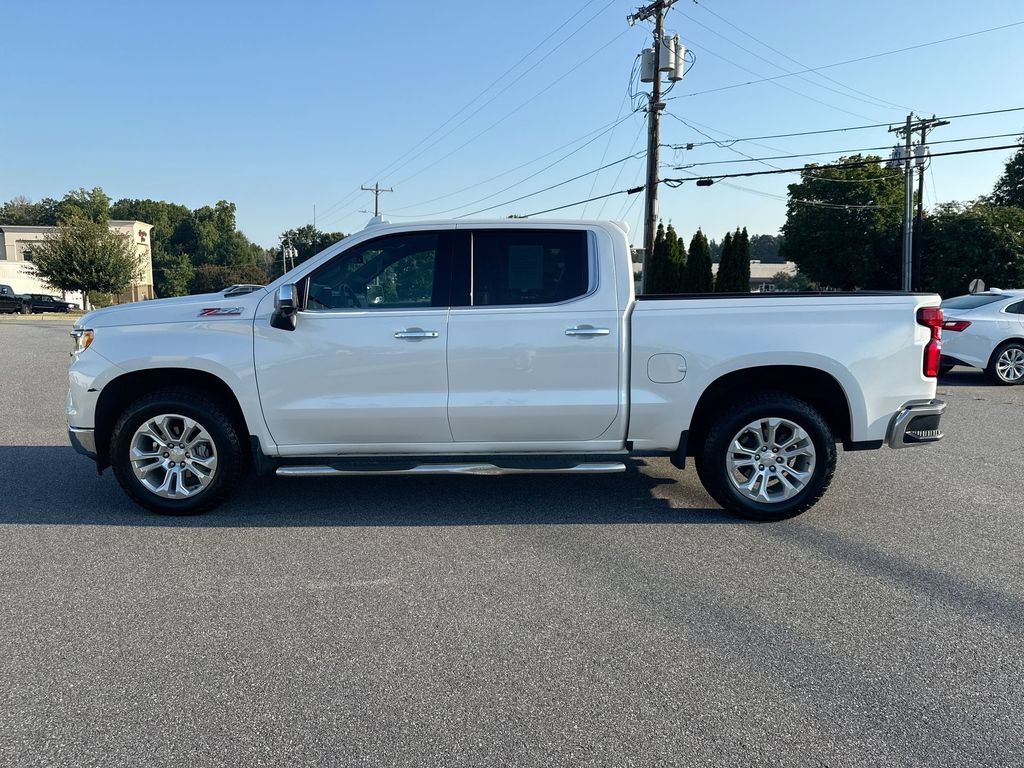 Used 2022 Chevrolet Silverado 1500 LTZ AWD/4WD image 4
