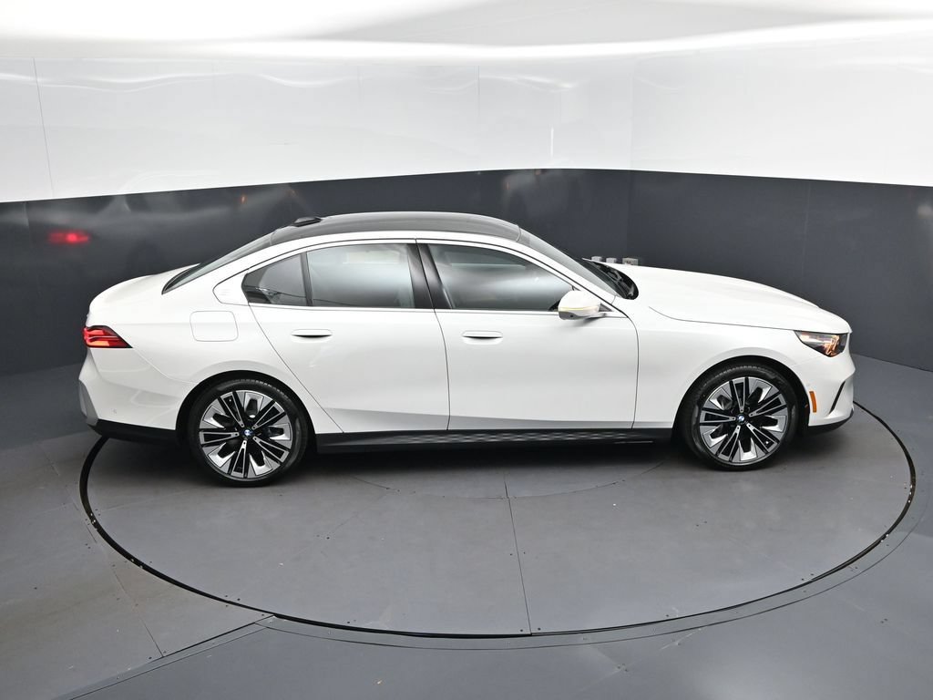 New 2027 BMW 540i xDrive w/ Premium Package AWD/4WD image 35