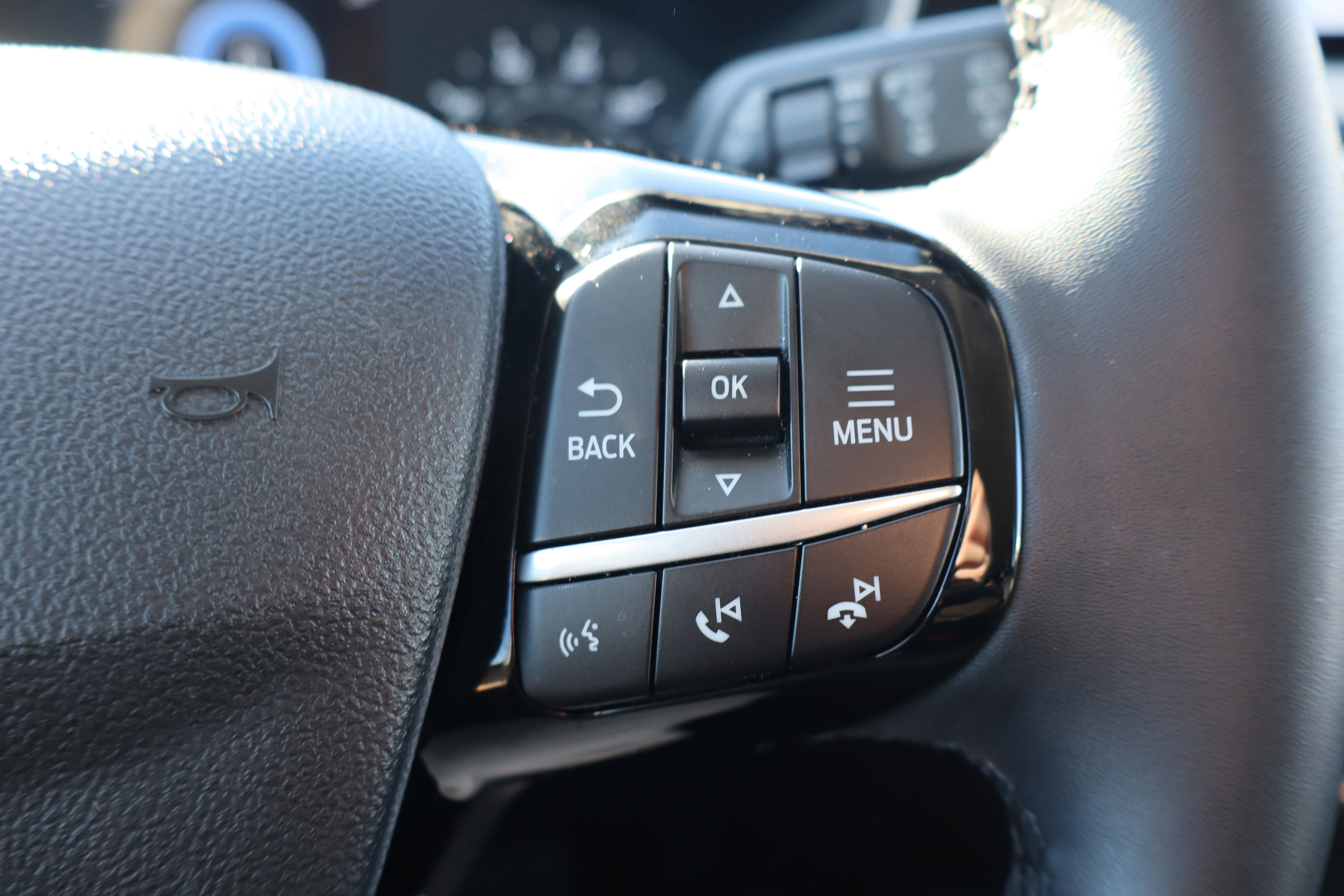 Used 2022 Ford Escape SEL image 18