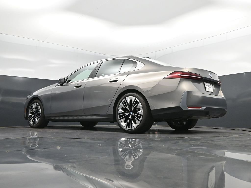 Certified 2026 BMW 530i RWD image 41