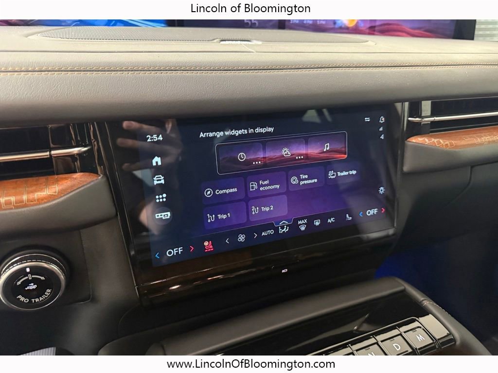 Used 2025 Lincoln Navigator Black Label image 43