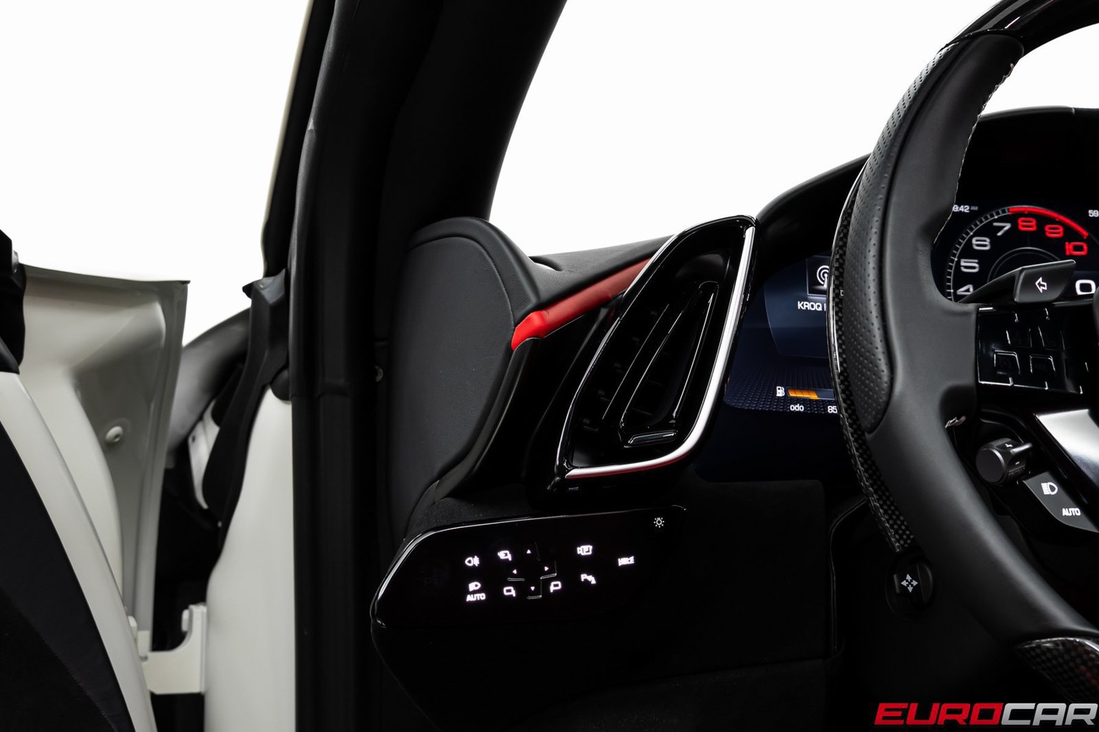 Used 2025 Ferrari Roma Spider RWD image 29
