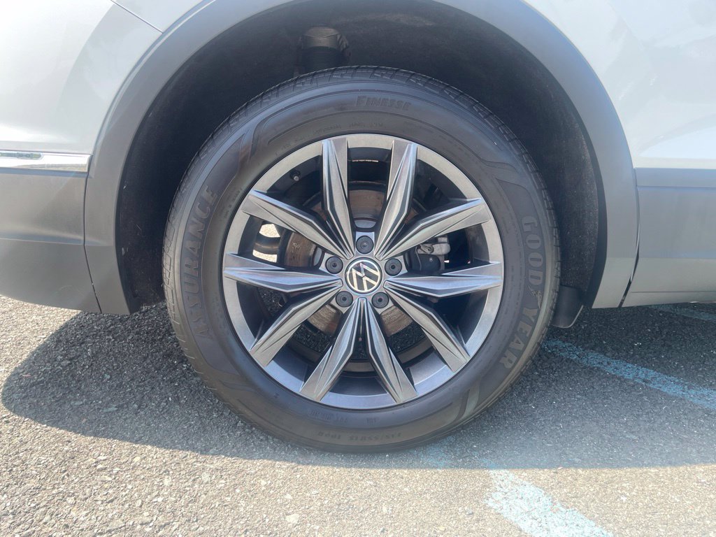 Certified 2023 Volkswagen Tiguan SE AWD/4WD image 12