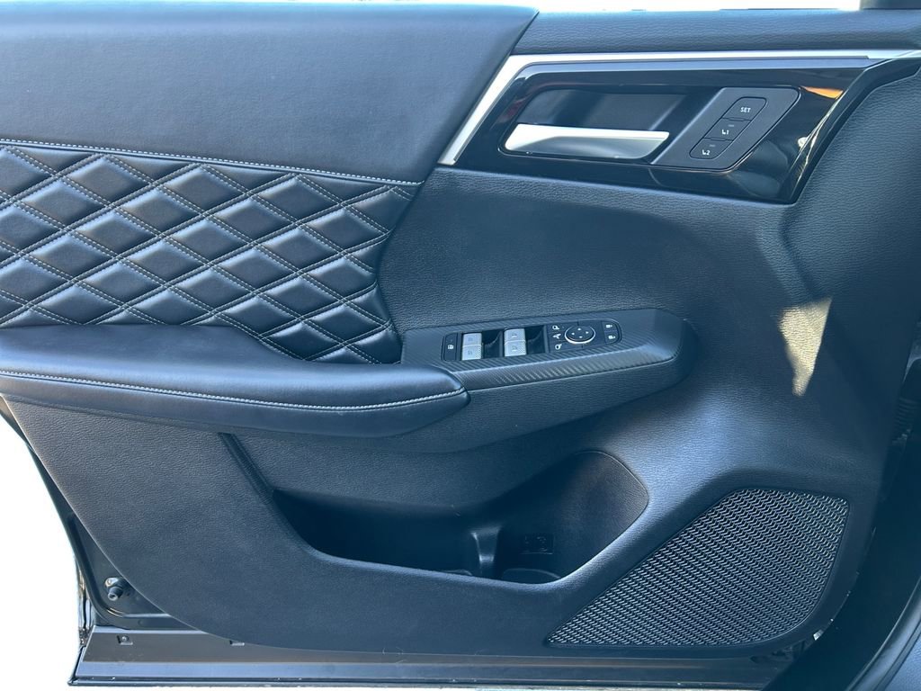 Used 2024 Mitsubishi Outlander SEL image 17