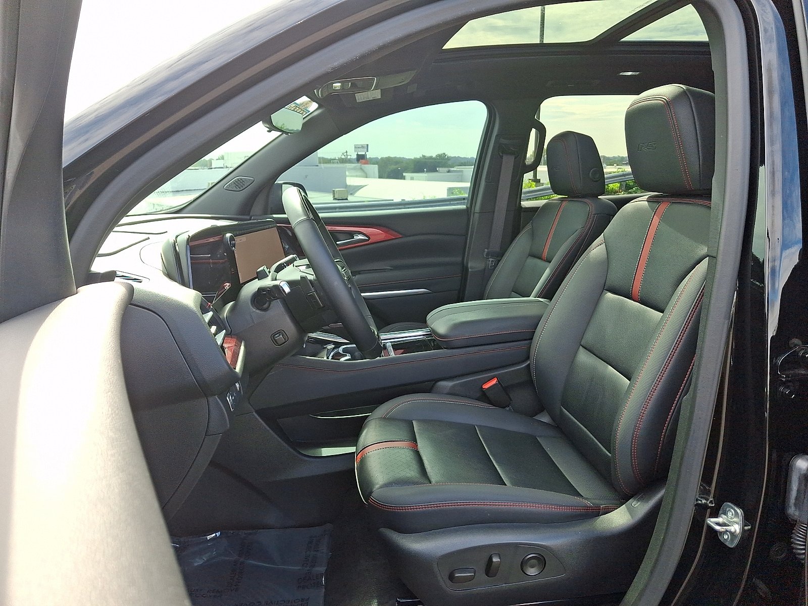 Used 2025 Chevrolet Traverse RS w/ LPO, Floor Liner Package FWD image 14