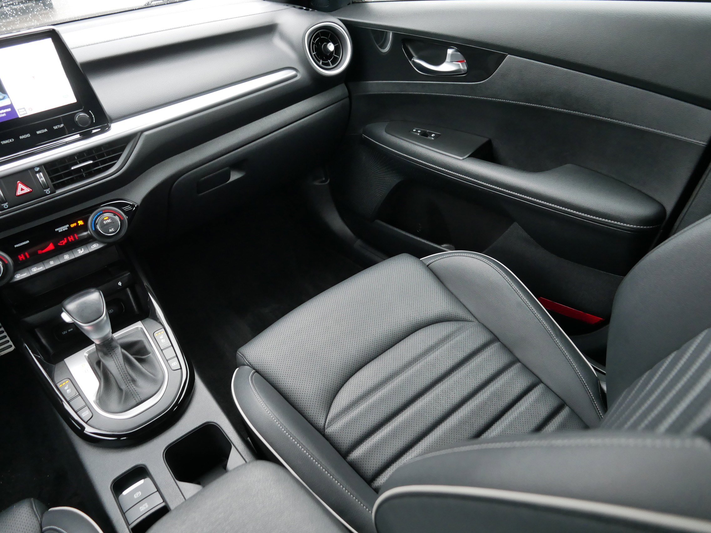 Certified 2023 Kia Forte GT-Line w/ GT-Line Premium Package image 11