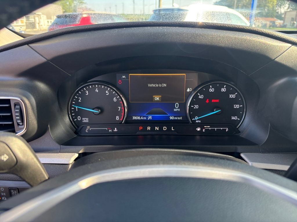 Used 2023 Ford Explorer XLT w/ Equipment Group 202A AWD/4WD image 18