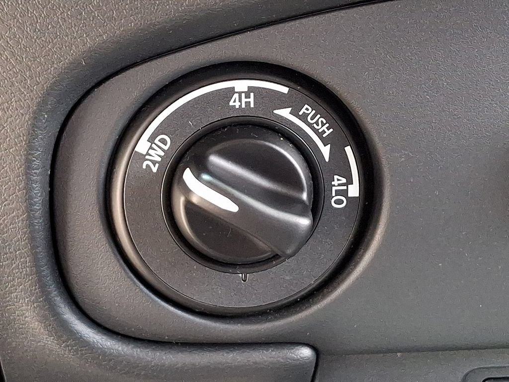 Used 2024 Nissan Frontier SV w/ Technology Package AWD/4WD image 23