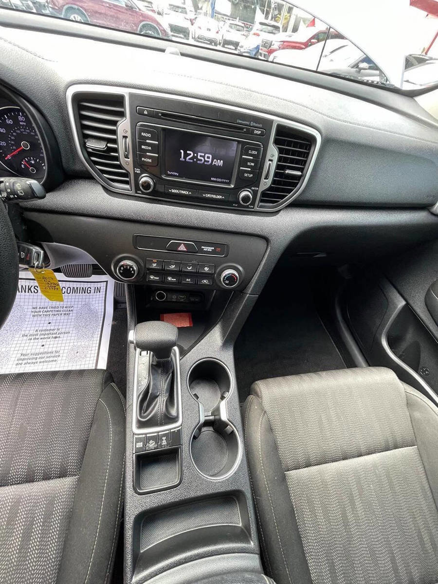 Used 2017 Kia Sportage LX AWD/4WD image 3