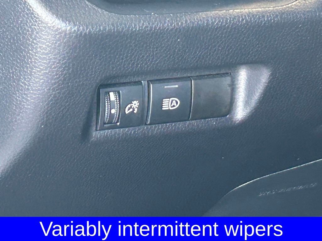 Used 2025 Toyota RAV4 XLE image 33