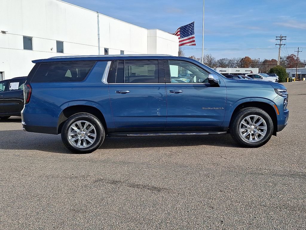 Used 2025 Chevrolet Suburban Premier image 10