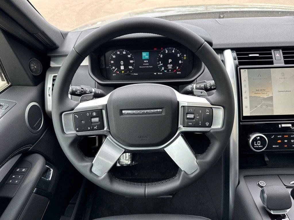 Certified 2025 Land Rover Discovery Dynamic SE AWD/4WD image 7