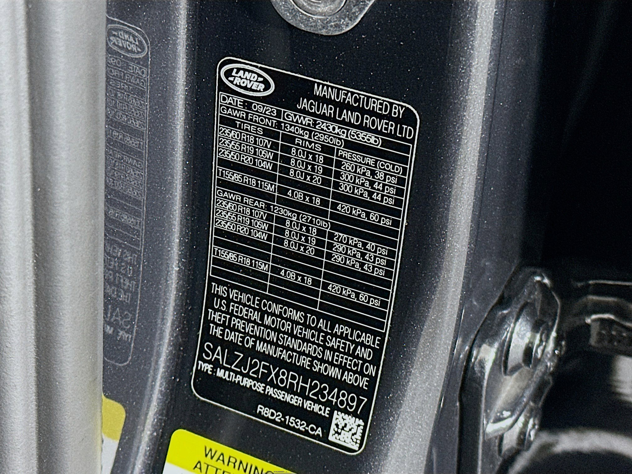 Used 2024 Land Rover Range Rover Evoque S image 12