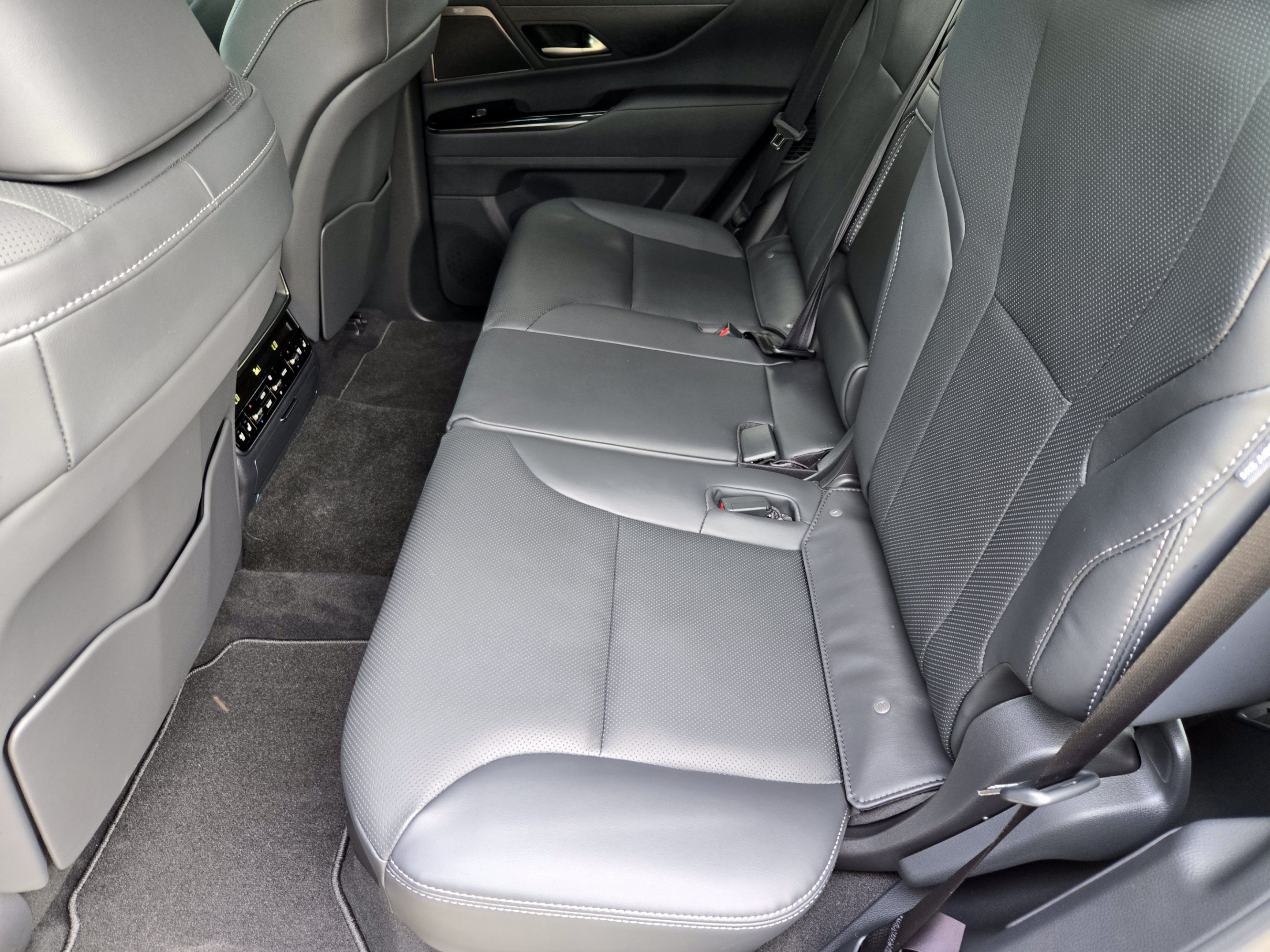 New 2026 Lexus LX 700h Luxury w/ Appearance Package AWD/4WD image 18