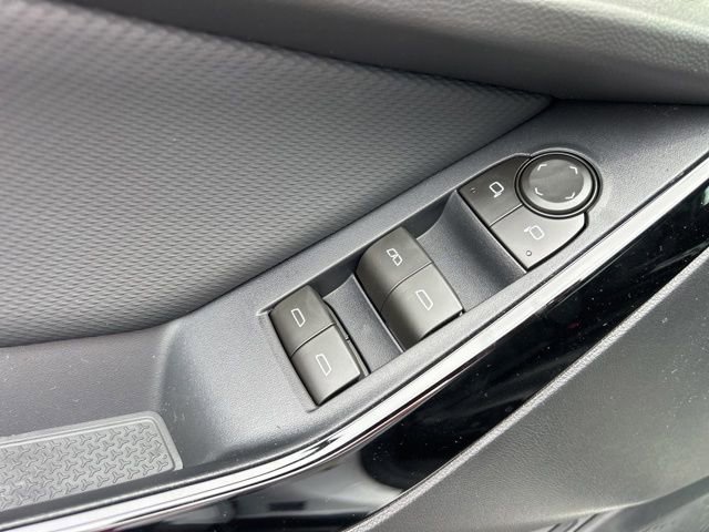 New 2026 Chevrolet Equinox LT FWD image 13