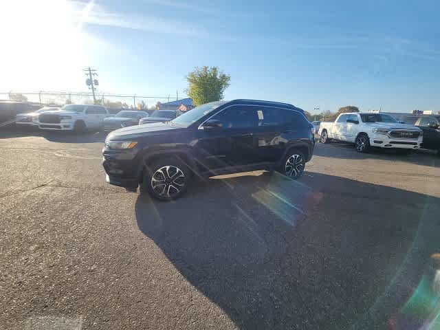 Certified 2022 Jeep Compass Limited w/ Sun and Sound Group AWD/4WD image 32