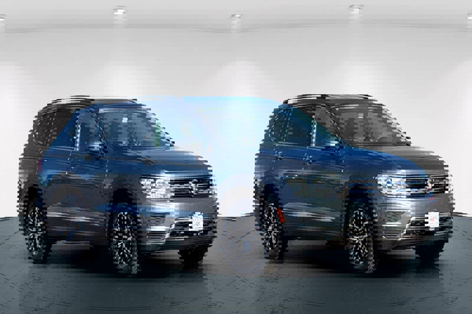 Used 2021 Volkswagen Tiguan SE image 5