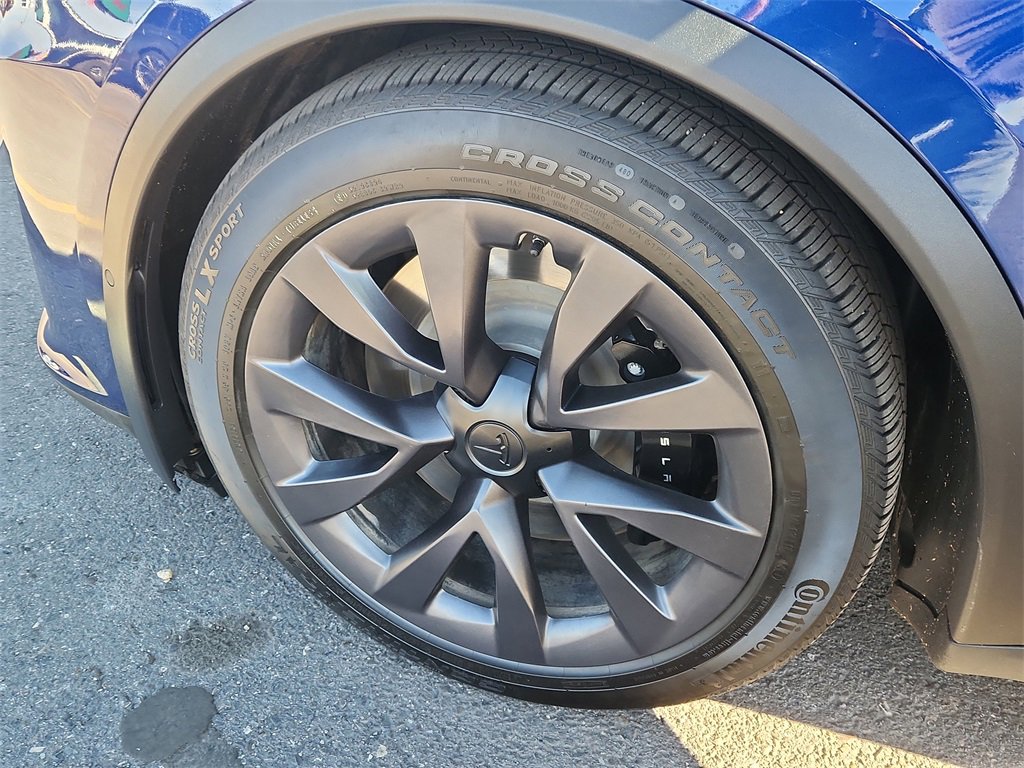 Used 2022 Tesla Model X image 18