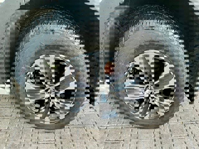 Used 2020 Toyota Highlander XLE image 15