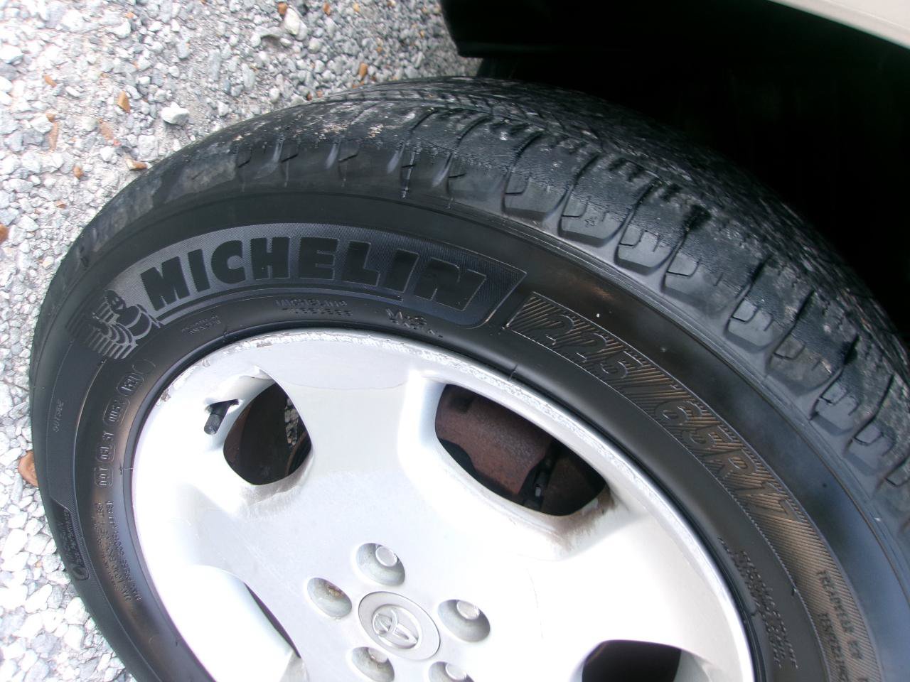 Used 2004 Toyota Highlander 4WD V6 image 3