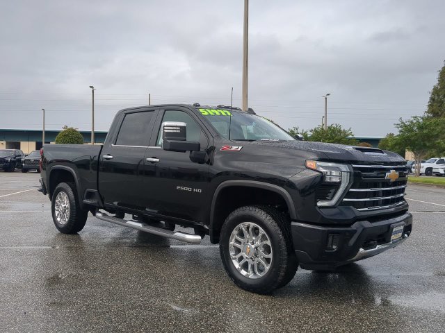 Used 2025 Chevrolet Silverado 2500 LT w/ Z71 Chrome Sport Edition AWD/4WD image 2