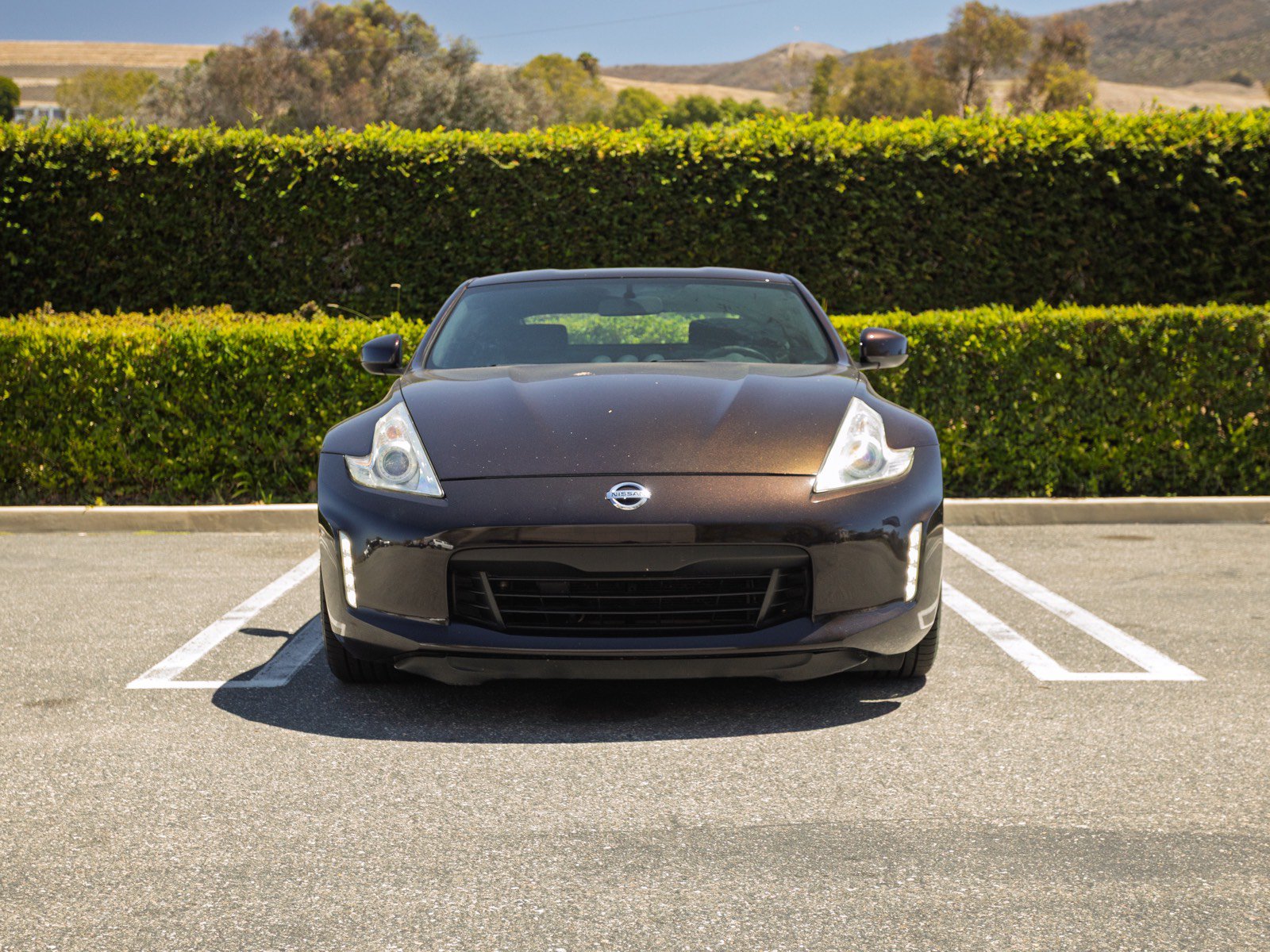 Used 2015 Nissan 370Z Coupe RWD image 2
