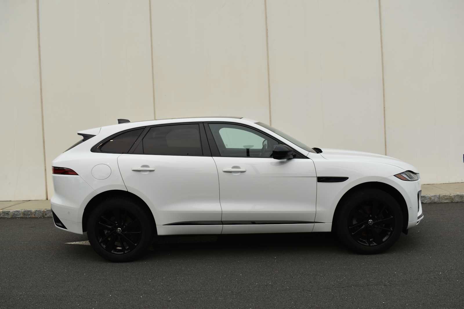 Used 2024 Jaguar F-PACE R-Dynamic S AWD/4WD image 4