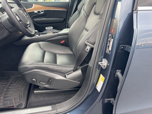 Used 2023 Volvo XC90 B5 Plus image 5