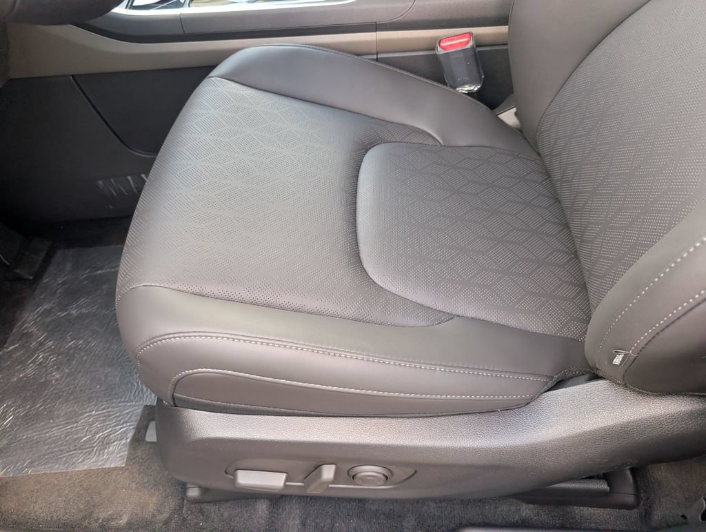 New 2026 Kia Carnival EX FWD image 19