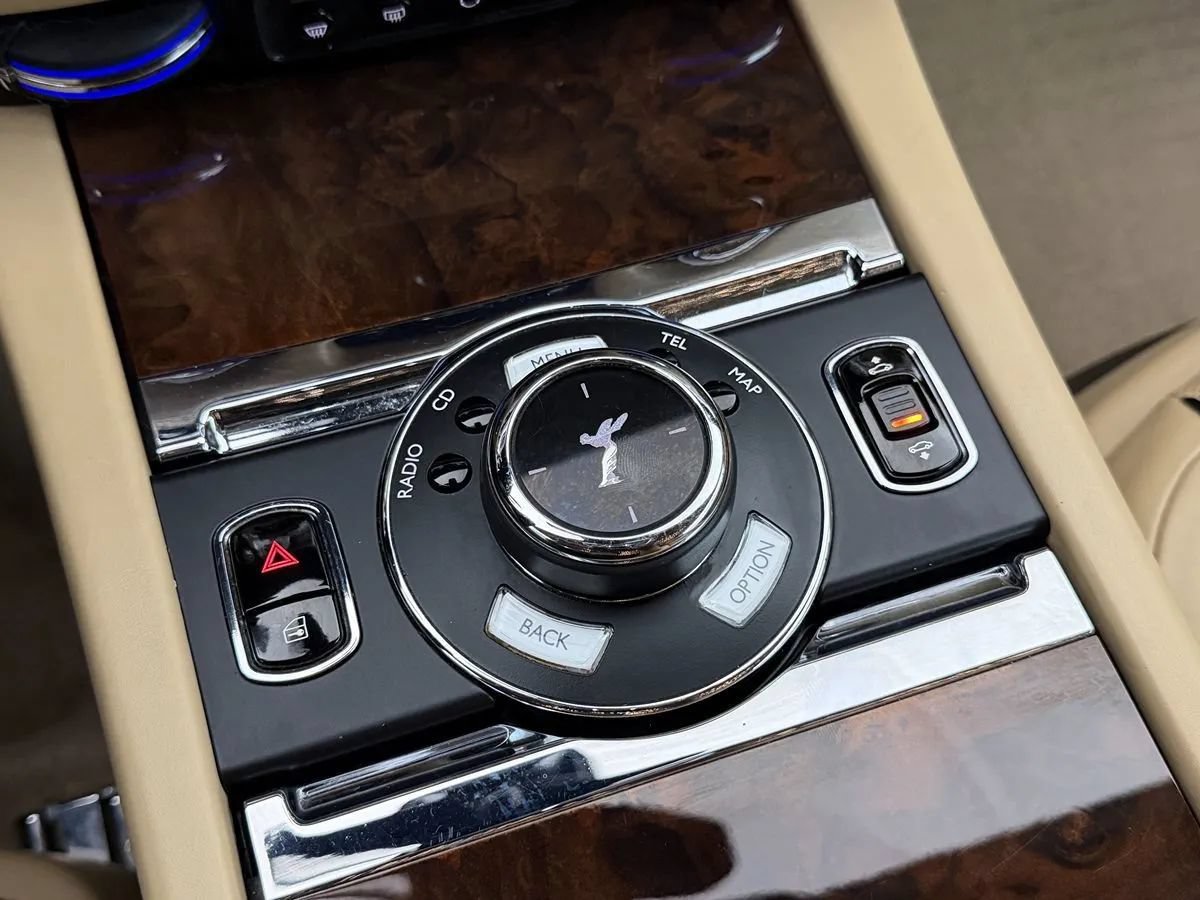 Used 2016 Rolls-Royce Wraith RWD image 24